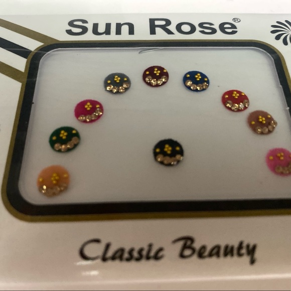 10 Round Multicolored Bindi - Picture 3 of 4